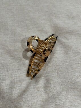 Tortoiseshell and Gold Hair Claw Clip
